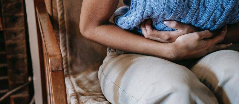 ilustrasi orang sedang mulas (pexels.com/Sora Shimazaki)