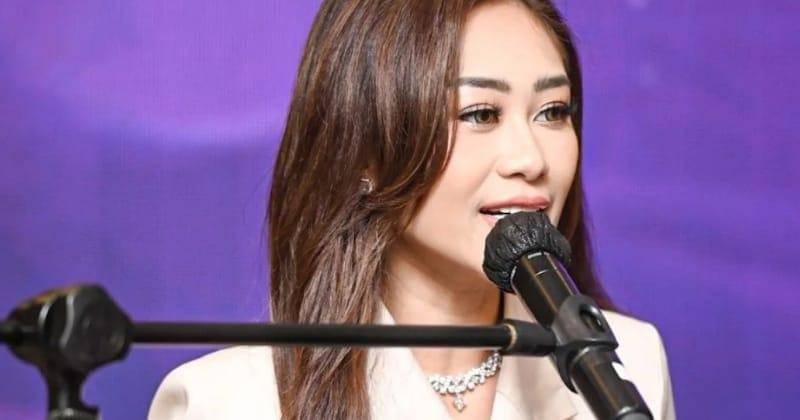 Instagram.com/poppycapella_