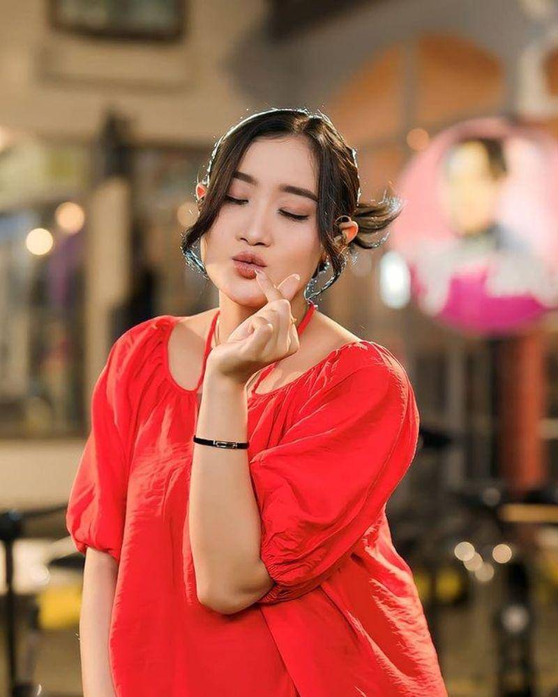 Instagram.com/@yeniinka