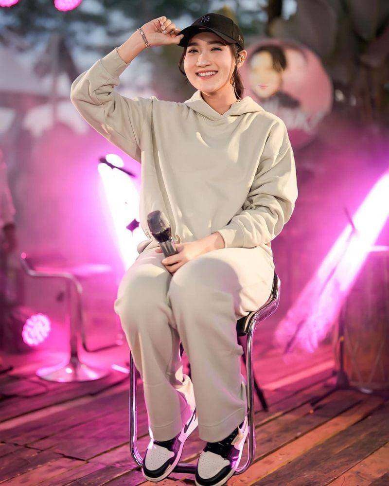 Instagram.com/@yeniinka