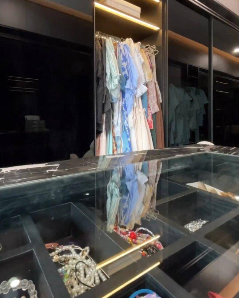 Instagram.com/rachelvennya