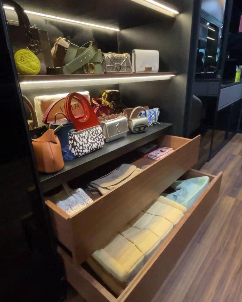 Instagram.com/rachelvennya