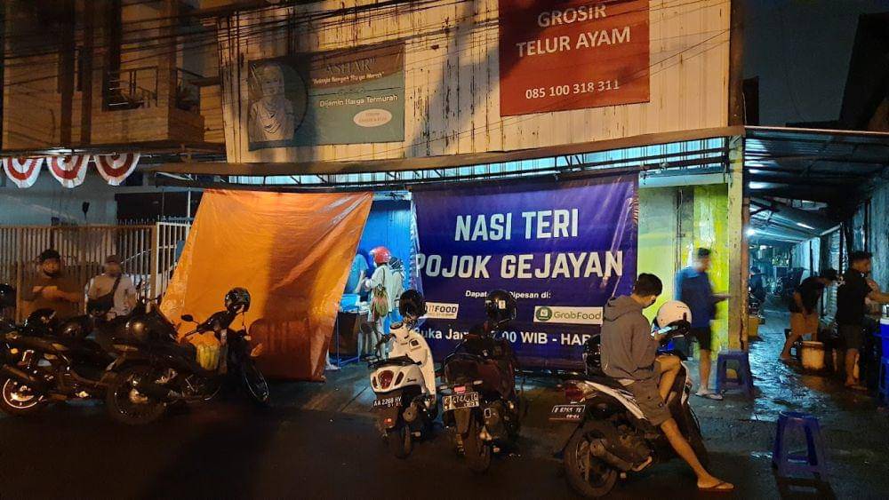 7 Tempat Wisata Kuliner Malam Jogja Terdekat, Sajian Rasa Legendaris