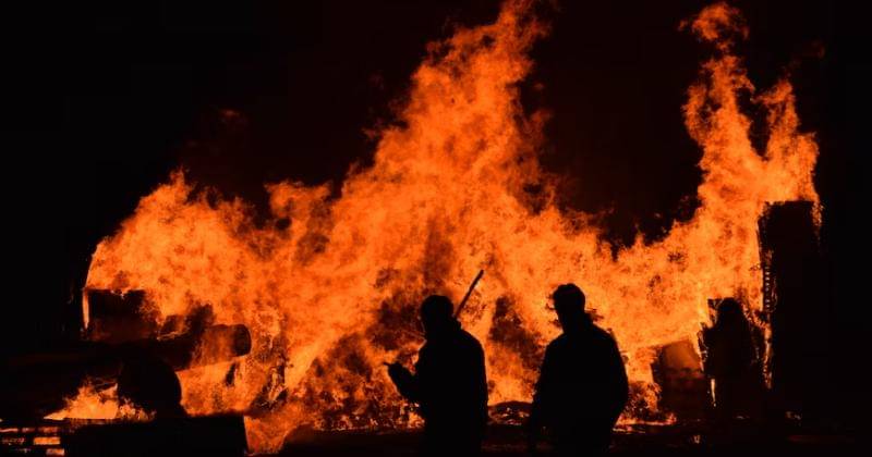 ilustrasi kebakaran - Unsplash/Issy Bailey