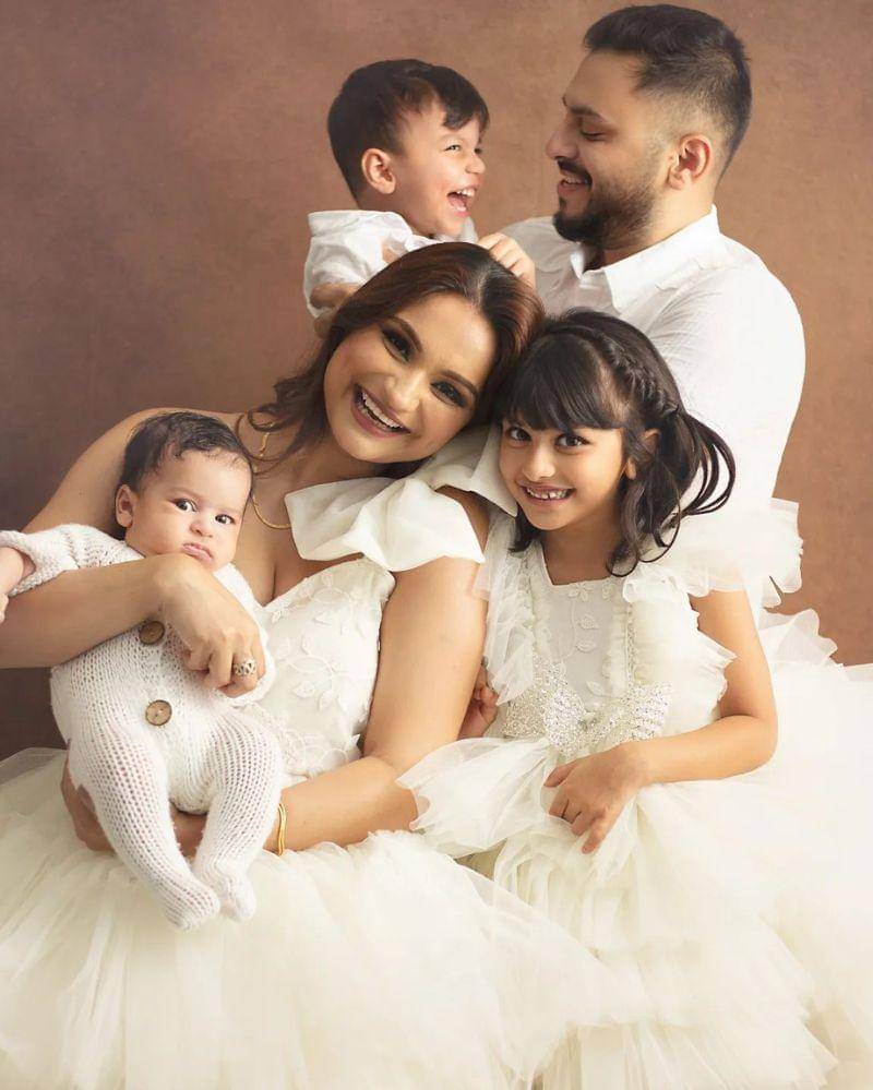 Instagram.com/dimpy_g/