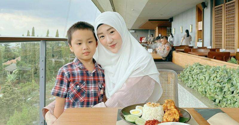 Instagram.com/larissachou