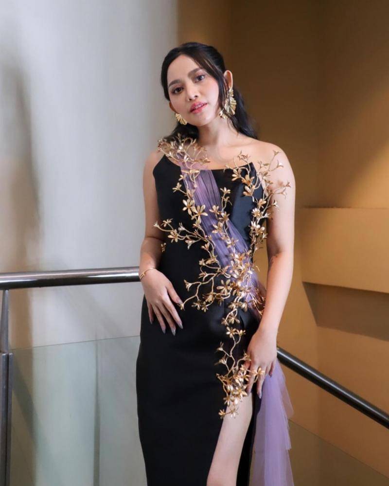 Instagram.com/rachelvennya