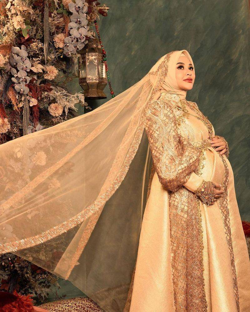 Instagram.com/@aurelie.hermansyah