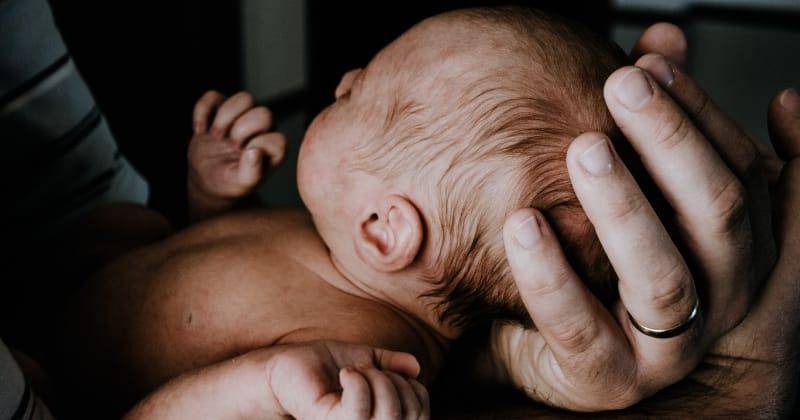 7 Tips Memilih Doula yang Tepat Pascapersalinan