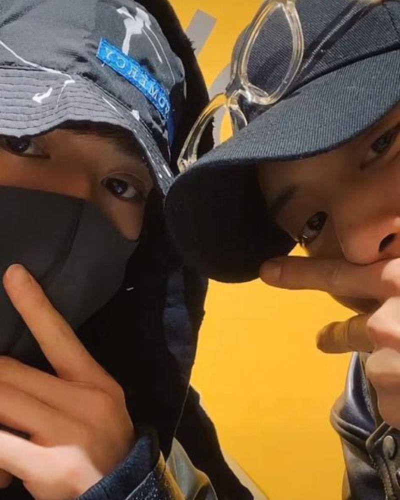 Tiktok.com/@sky.fl0w