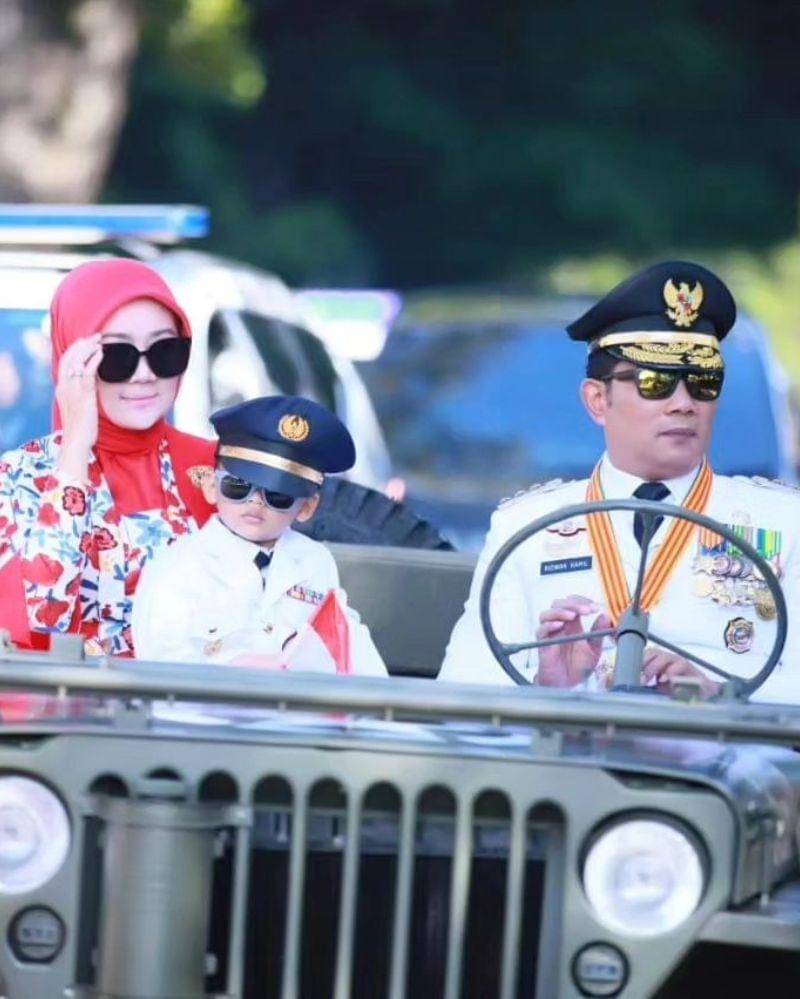 Instagram.com/ridwankamil\