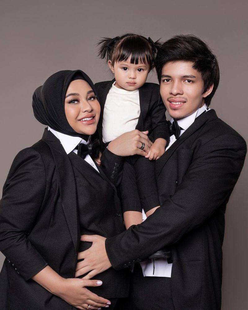 Instagram.com/@aurelie.hermansyah