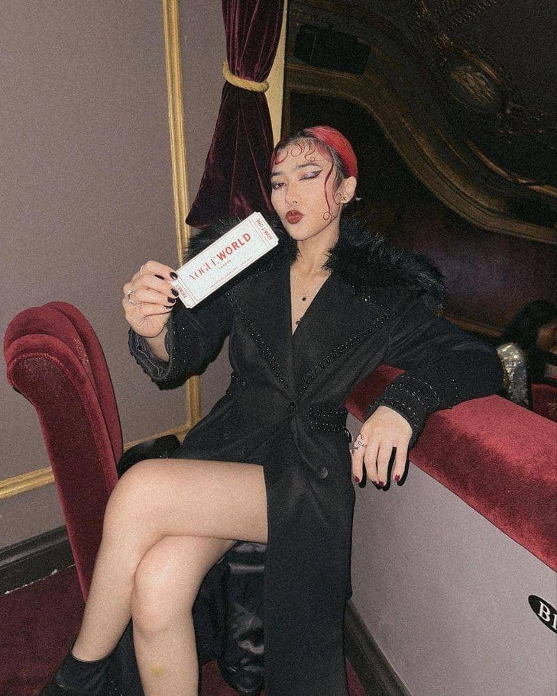 Instagram.com/isyanasarasvati