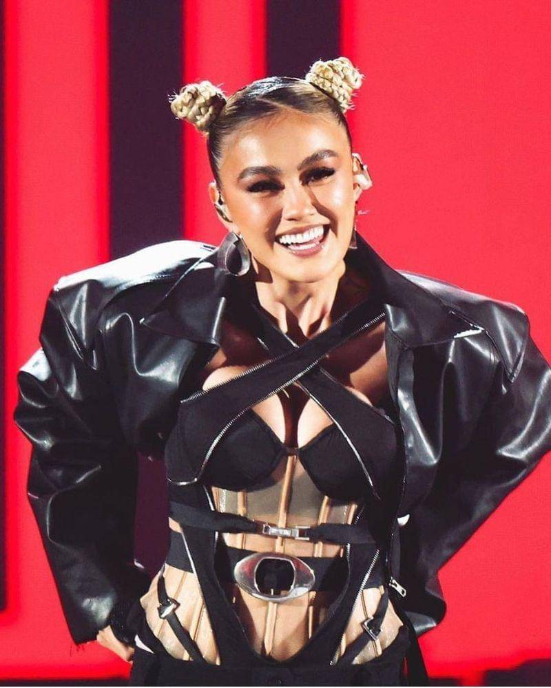 Instagram.com/styledbyrevashion