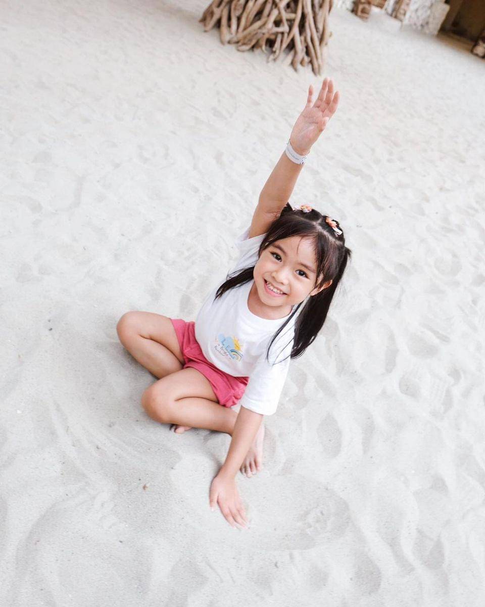 Instagram.com/anissaaziza