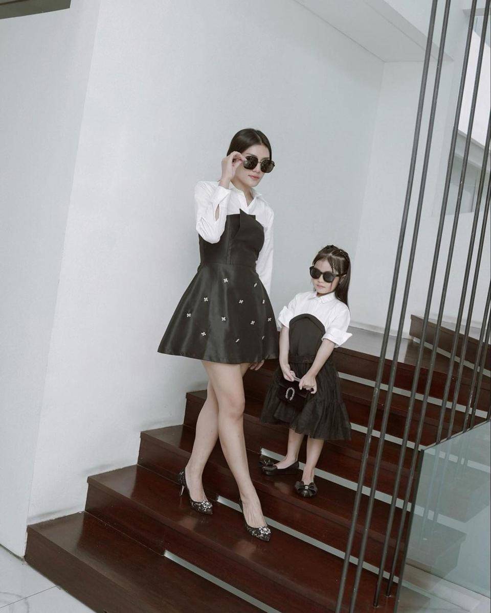 Instagram.com/anissaaziza