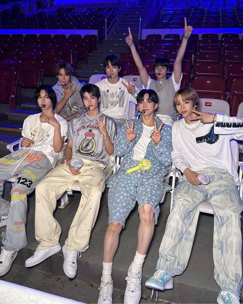 Instagram.com/riize_official