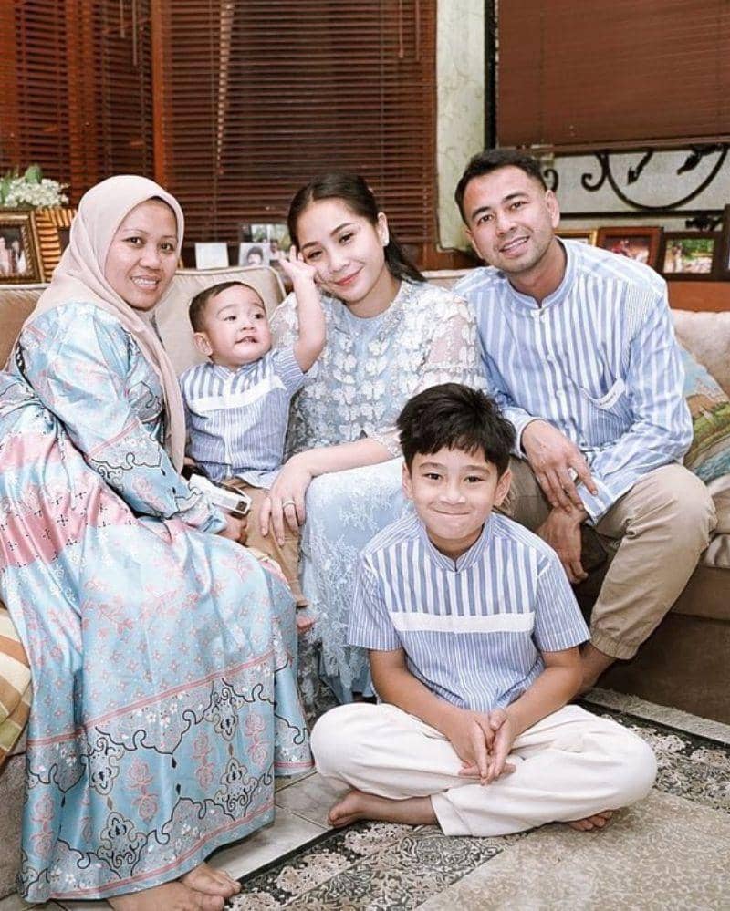 Fakta Keluarga Sus Rini Pengasuh Rayyanza, Pernah Jadi TKW | Popmama.com