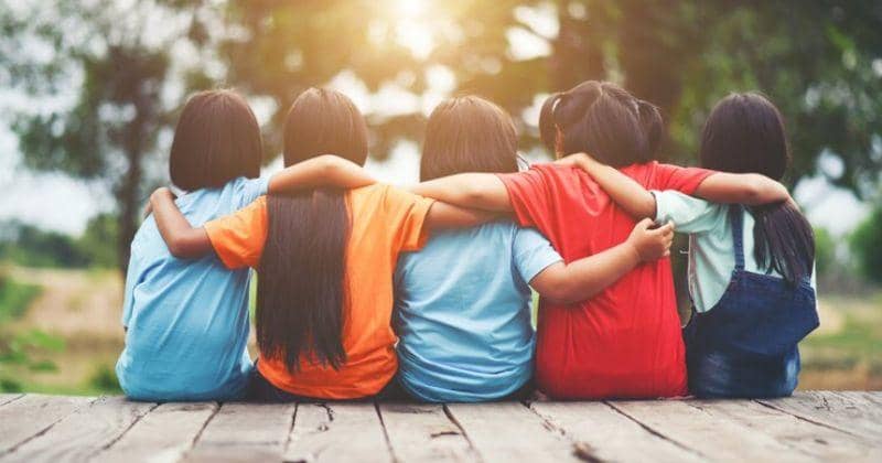 Ciri-Ciri Anak Memiliki Sifat Toleransi yang Perlu Mama Ketahui