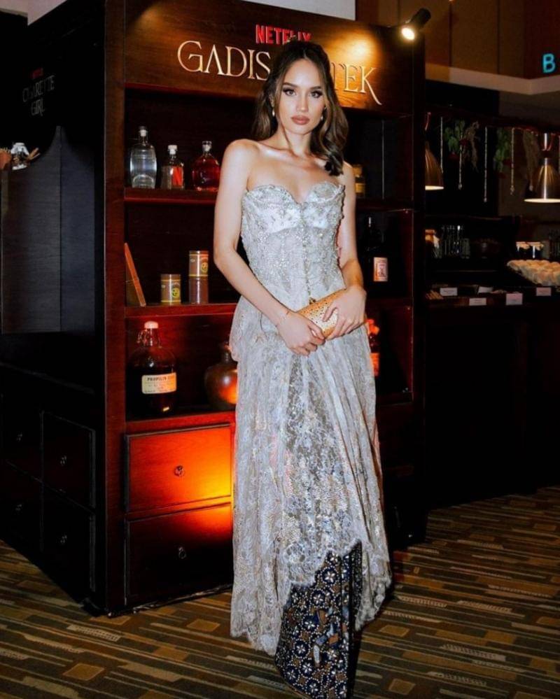 Instagram.com/claurakhiel