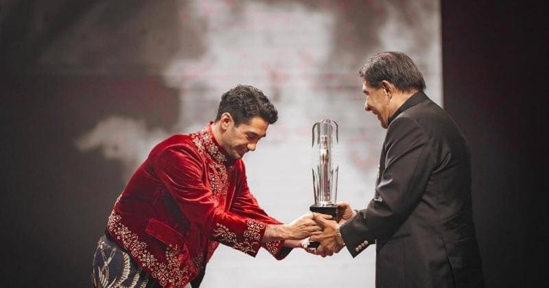 Instagram.com/officialpilarez