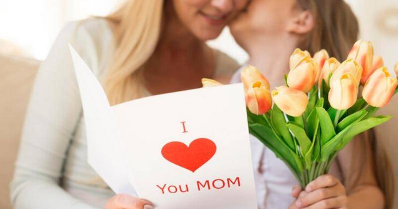 12 Puisi Hari Ibu dari Anak, Ungkap Kasih Sayang Pada Mama