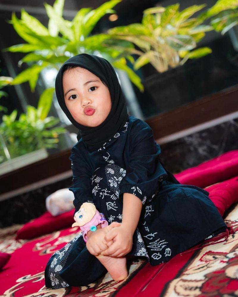 Instagram.com/rachelvennya