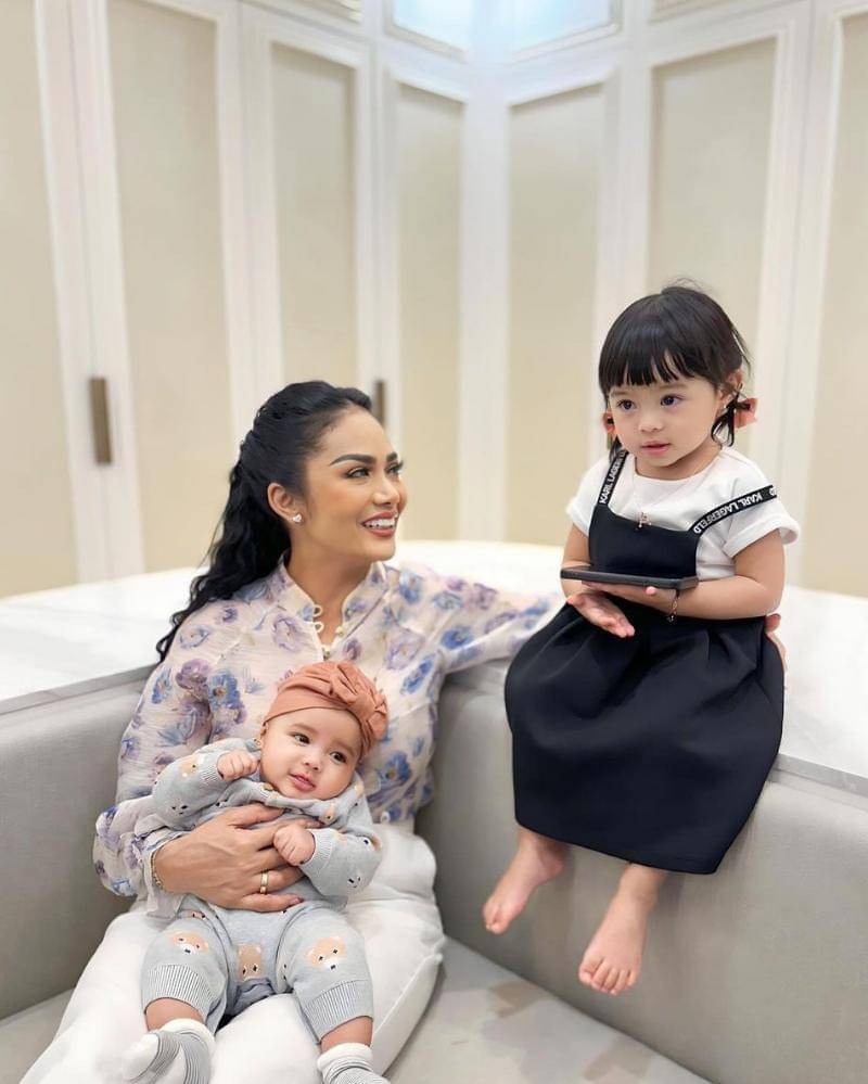 Instagram.com/krisdayantilemos