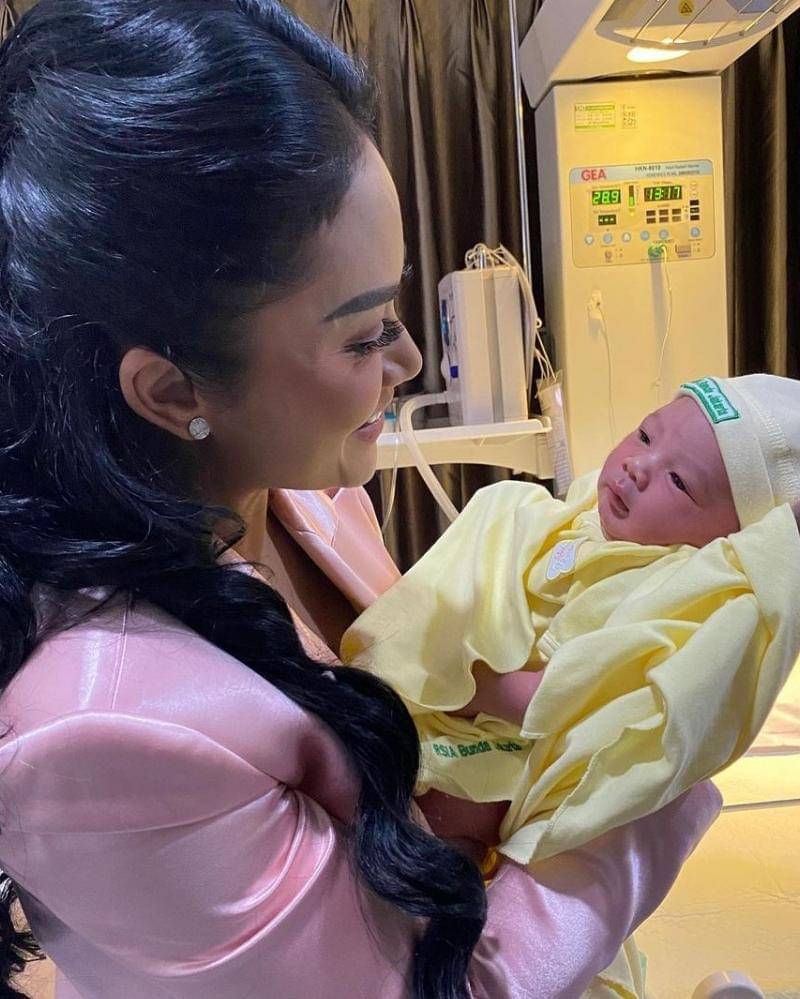 Instagram.com/krisdayantilemos