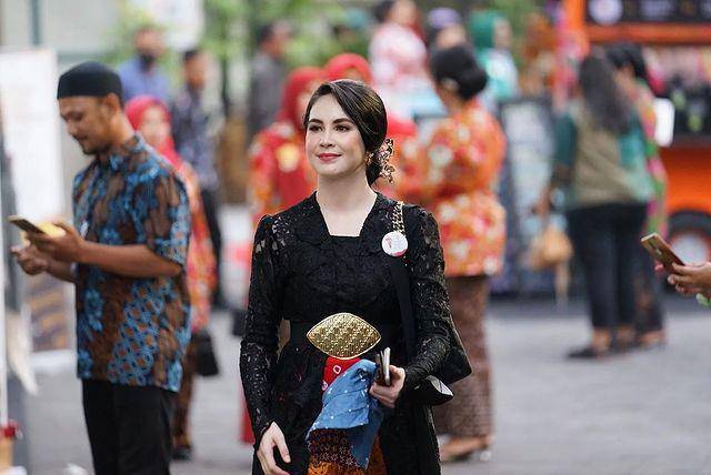 Potret Hairdo Arumi Bachsin di parade kebaya (instagram.com/arumibachsin_94)