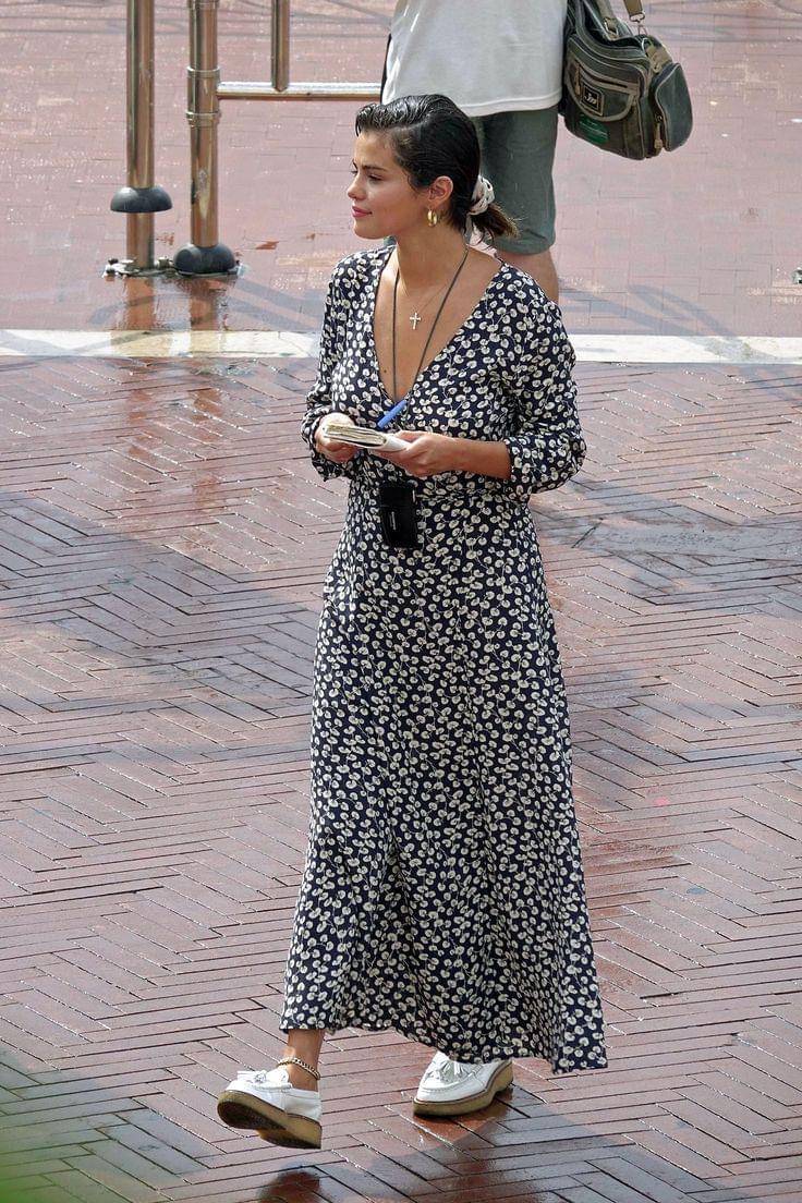 Chunky loafers dan maxi dress