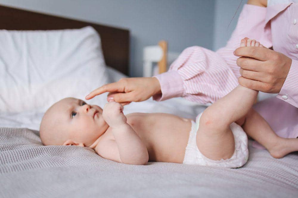 Pertolongan Pertama saat Perut Bayi Kembung