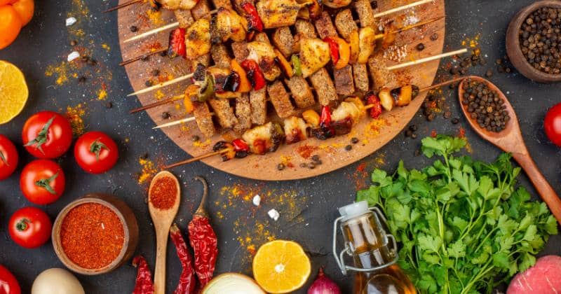 Makan di Atas Pukul 7 Tidak Sehat? Ini Faktanya!