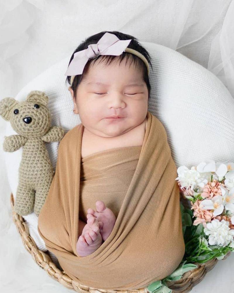 Instagram.com/ichaannisafaradila