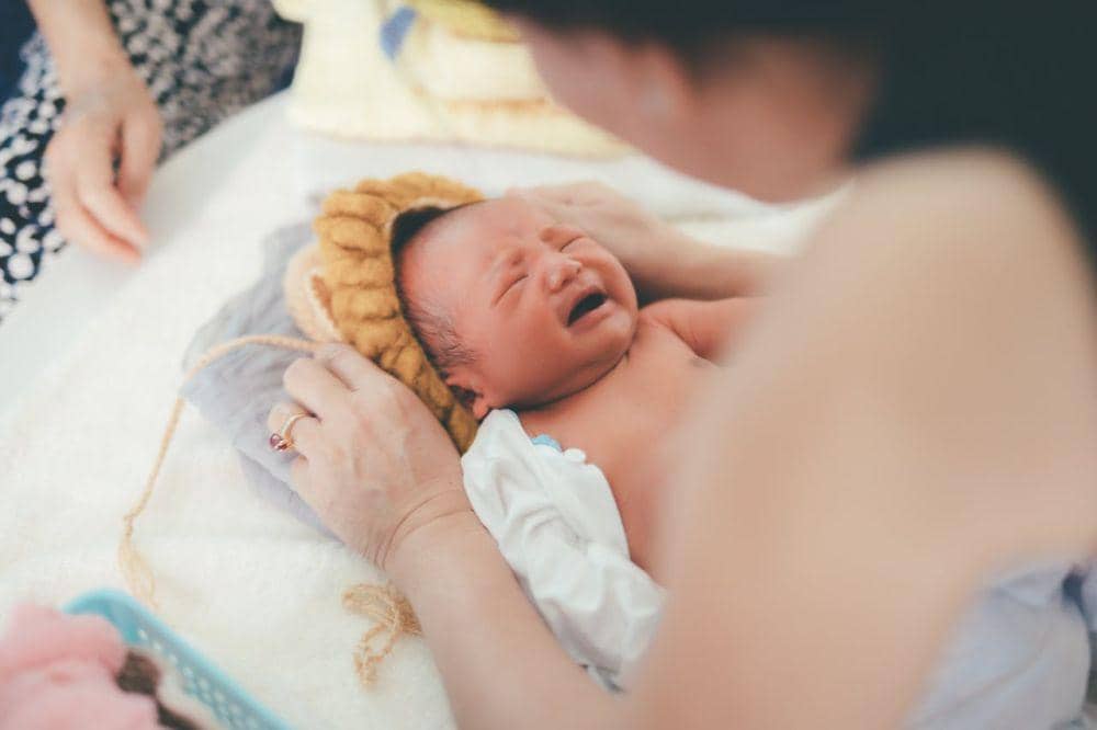 Terlalu banyak stimulasi dapat membuat bayi kewalahan