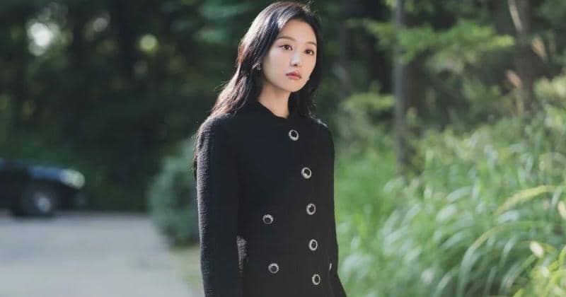 10 OOTD ke Kantor ala Kim Ji Won yang Bisa Jadi Inspirasi