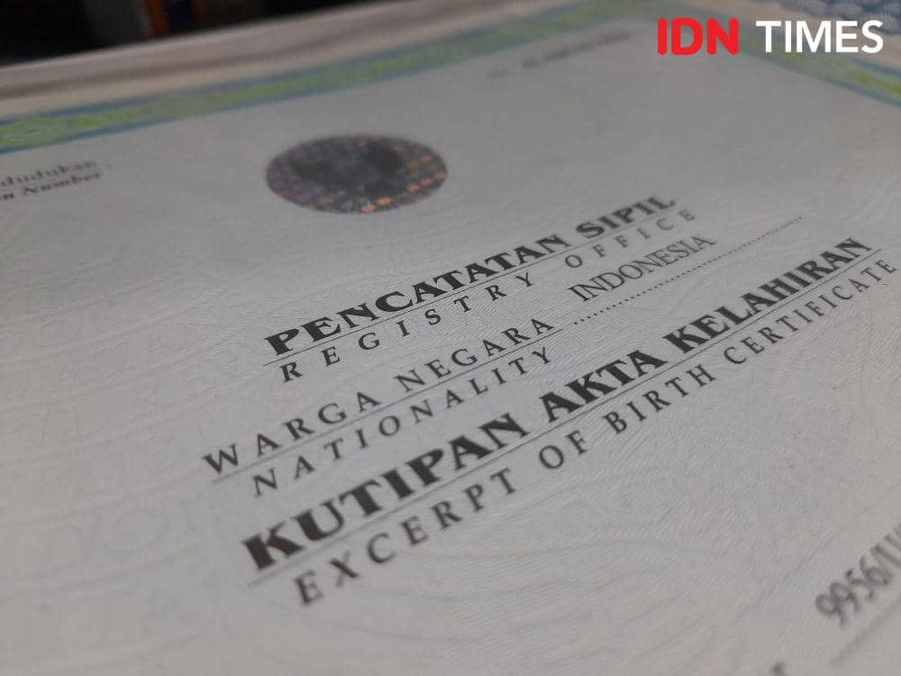 ilustrasi akta kelahiran (IDN Times/Ita)