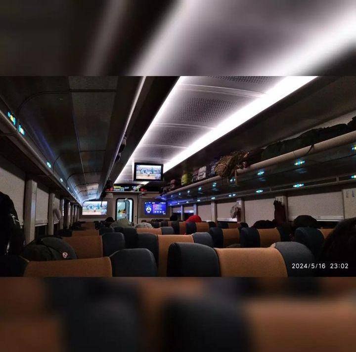 kenapa kereta api kelas bisnis di pulau Jawa dihapus