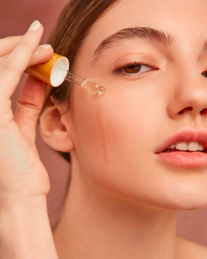 Bolehkah Mencampur Niacinamide dengan Retinol saat Skincare?