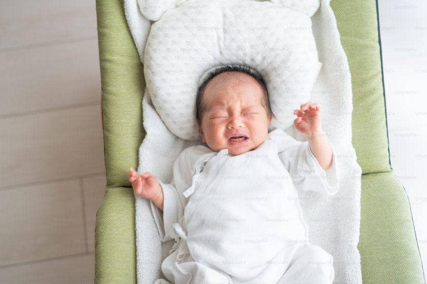 Bayi Baru Lahir Berkomunikasi dengan Menangis