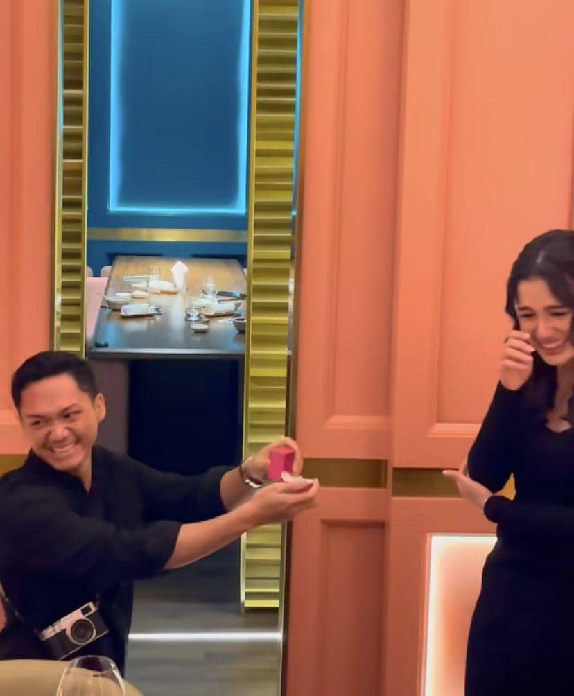 potret Azriel Hermansyah lamar Sarah Menzel (Instagram.com/aaliyah.massaid)