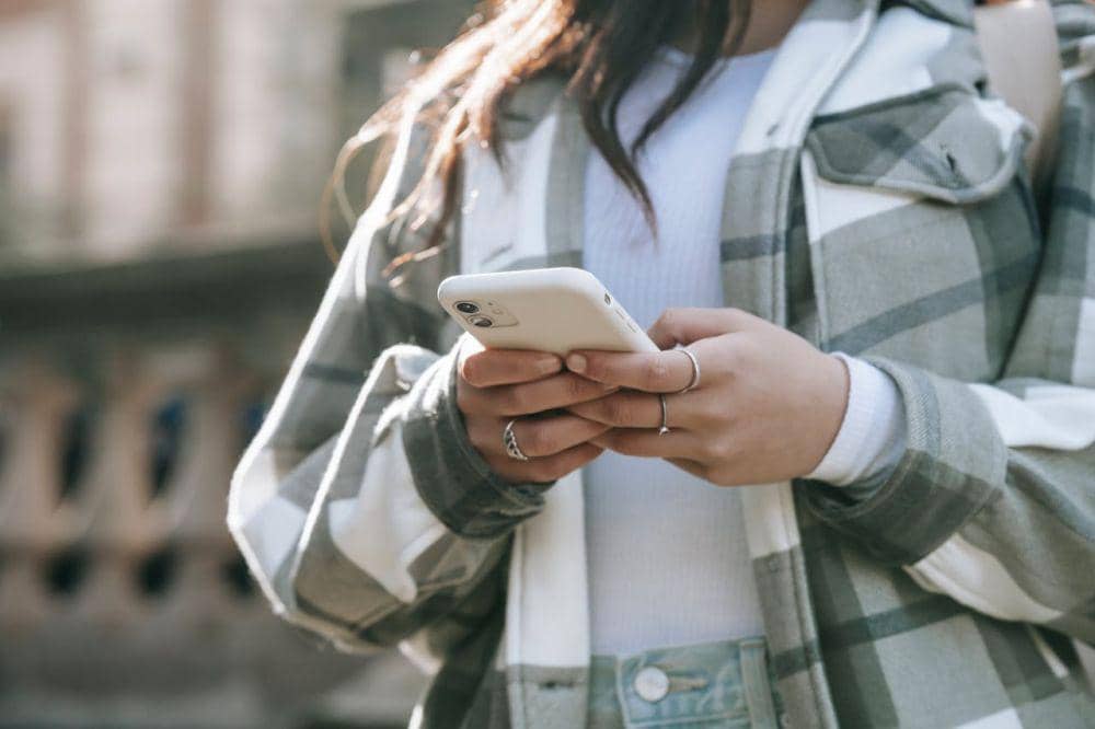 28 Kumpulan Kata-Kata Status WA Mama Muda Lucu