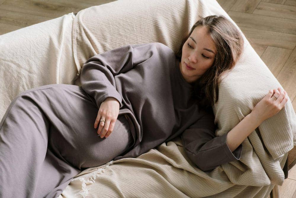 Mendorong masuknya bayi ke panggul
