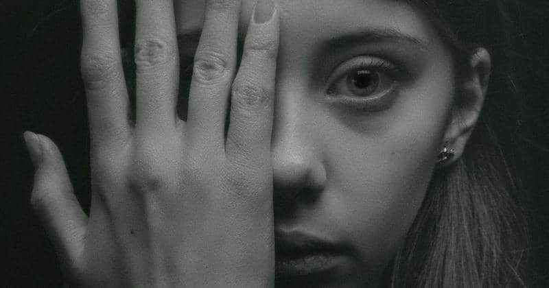 Terjadi di Tiongkok, Operasi Eyelid Gagal karena Bola Mata Terjahit