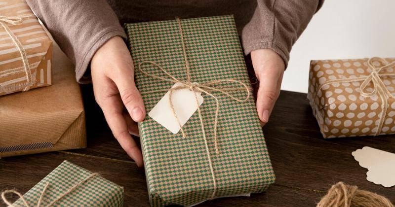30 Kado Hari Guru untuk Wali Kelas yang Berkesan, Bisa Jadi Inspirasi
