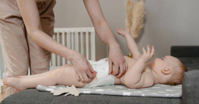 Bayi Langsung BAB setelah Minum Susu Formula, Apakah Normal?