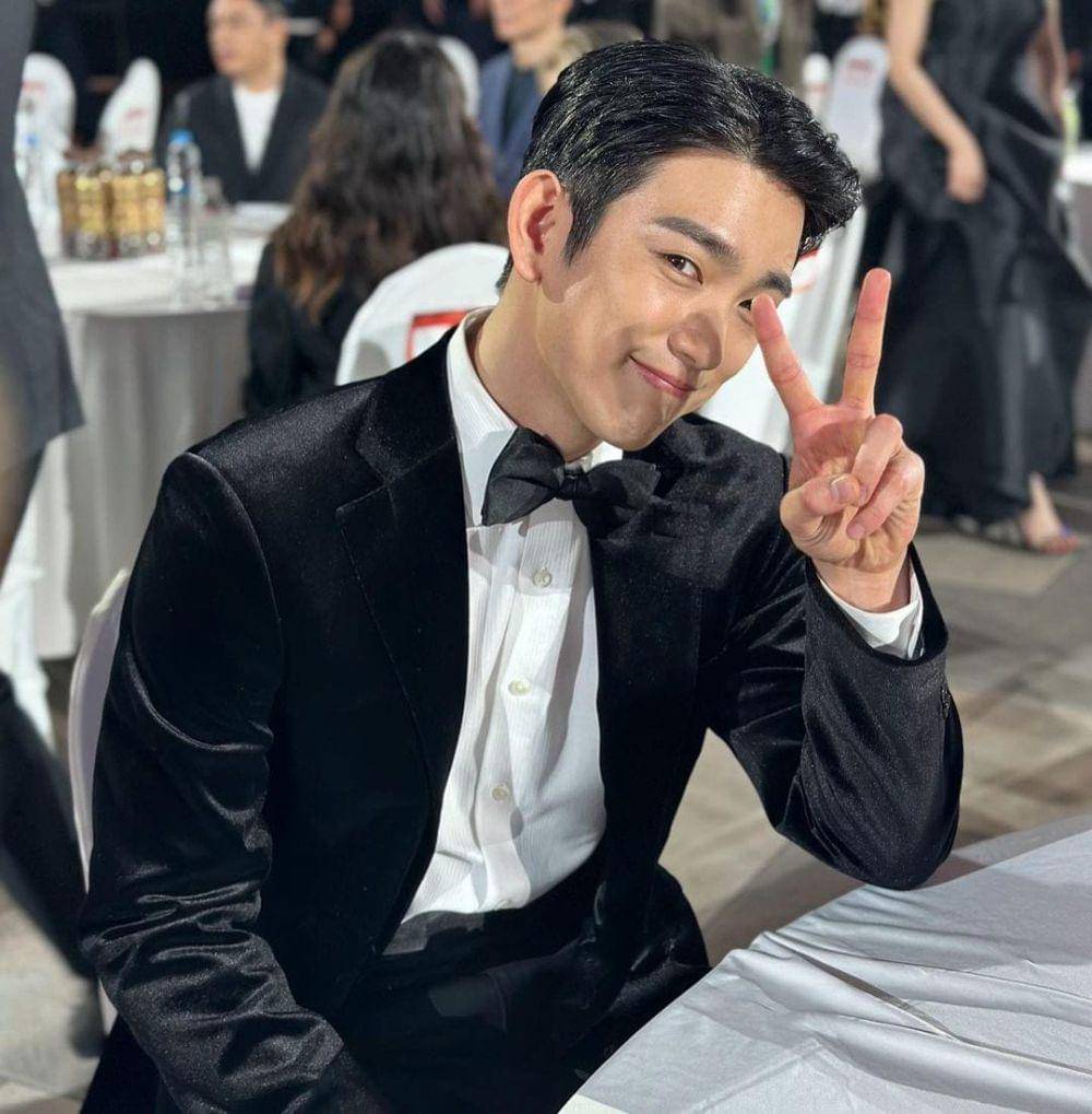 14 Artis KPOP yang lahir di Bulan September.