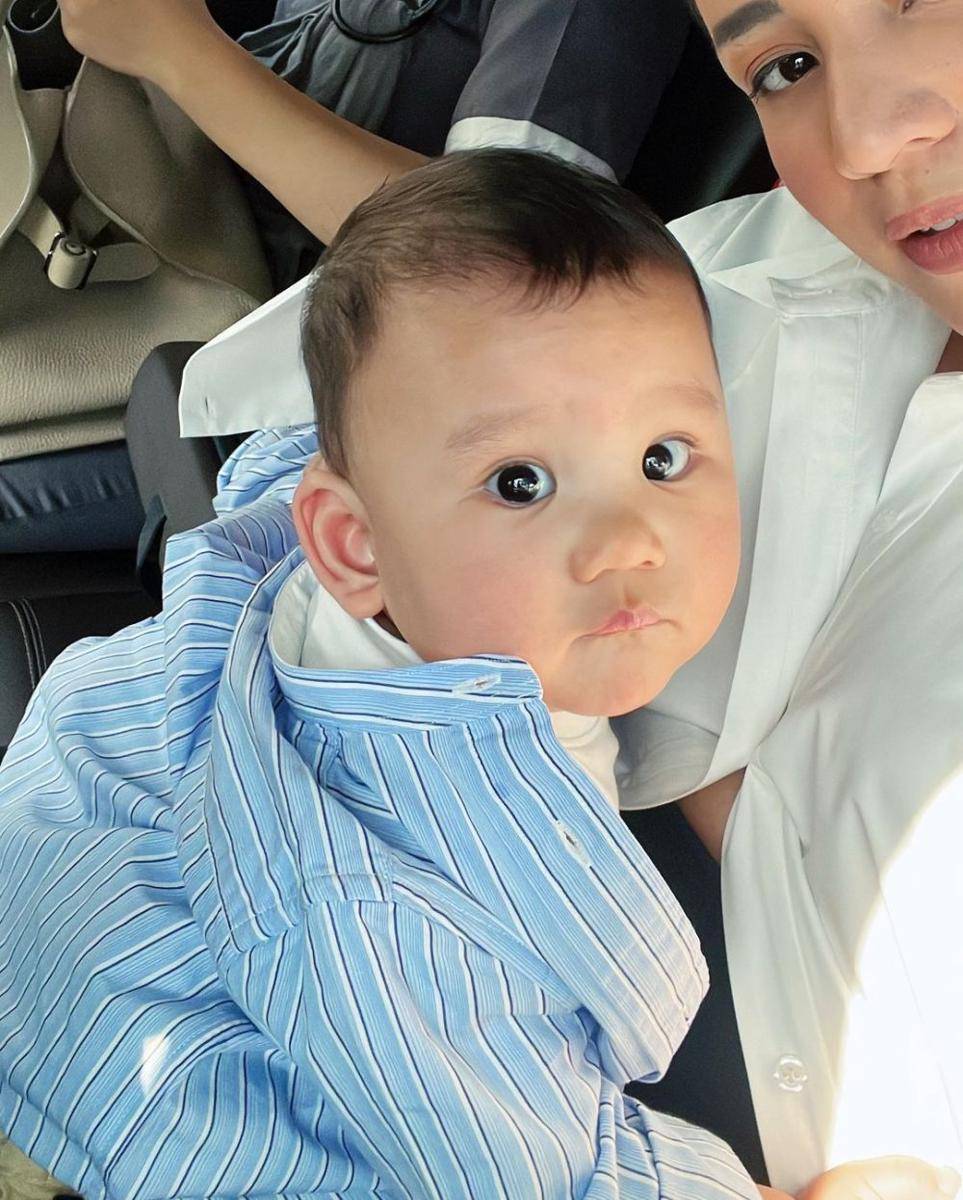 Angel Pieters momong anak. (instagram.com/angelpieters)