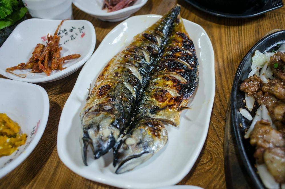 ilustrasi ikan tongkol bakar (pexels.com/makafood)