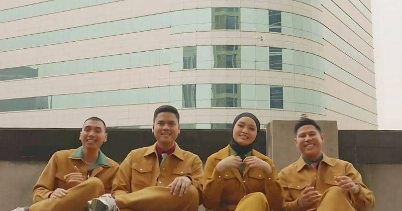 Lirik Lagu 'Hey Tunggu Dulu' RAN feat Salma Salsabil | Popmama.com